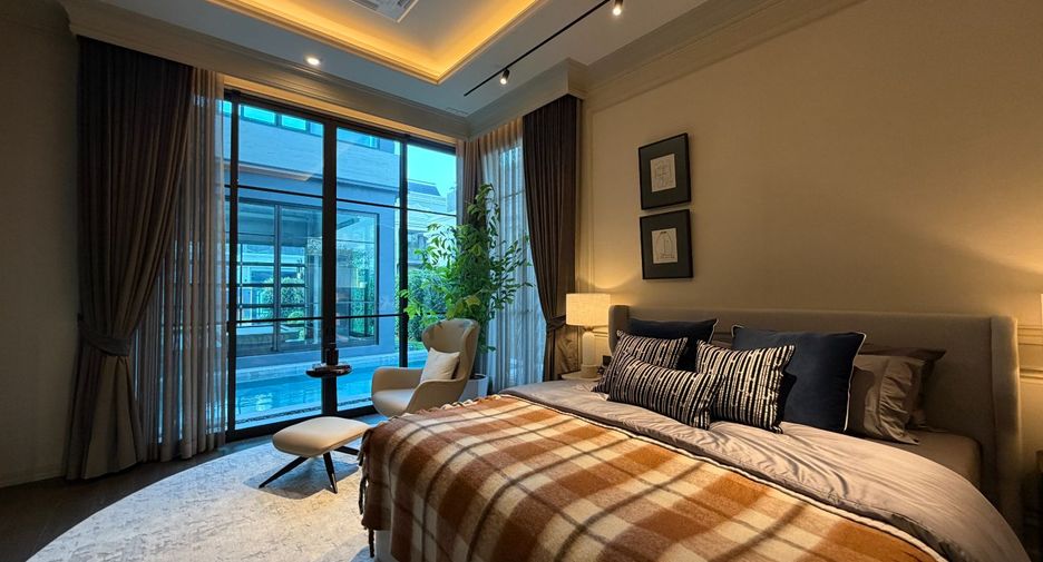 For sale 5 bedrooms house in Suan Luang, Bangkok