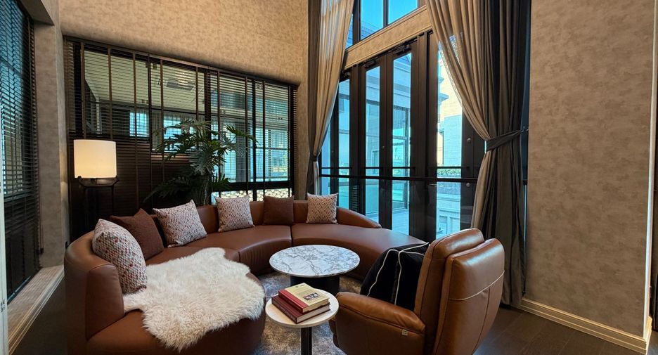 For sale 5 bedrooms house in Suan Luang, Bangkok