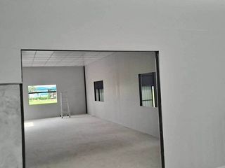 Аренда 1 кровать склад в Lat Lum Kaeo, Патумтани
