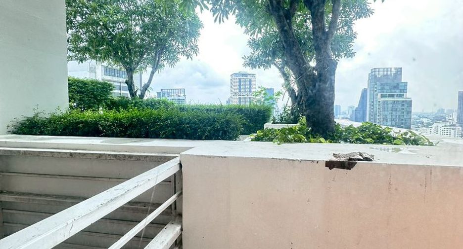 À vendre 2 chambres condo à Khlong Toei, Bangkok