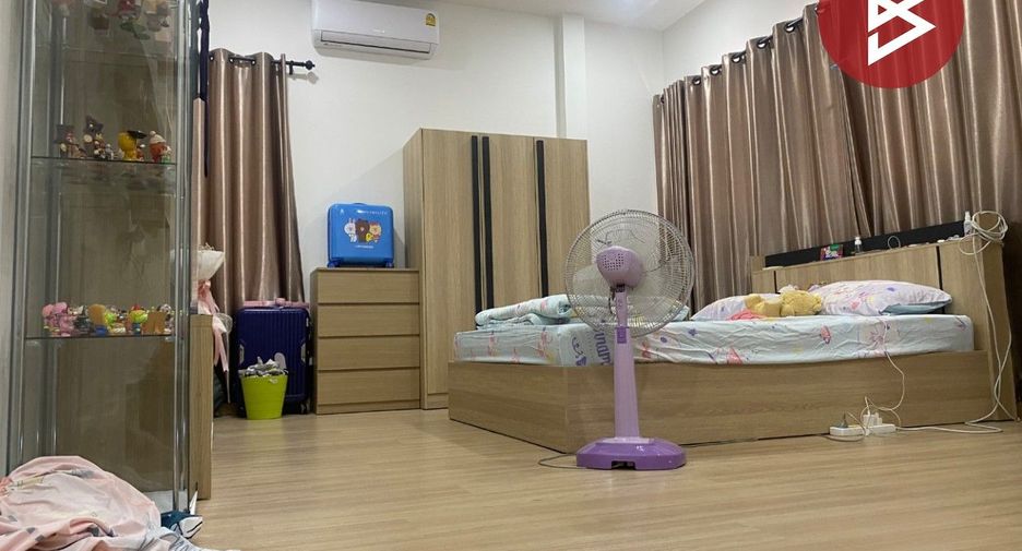 For sale 4 bedrooms house in Mueang Chon Buri, Chonburi