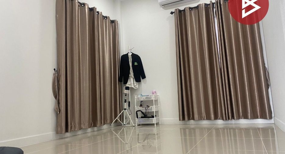 Casa en alquiler y en venta de 4 habitaciones en Mueang Chon Buri, Chonburi
