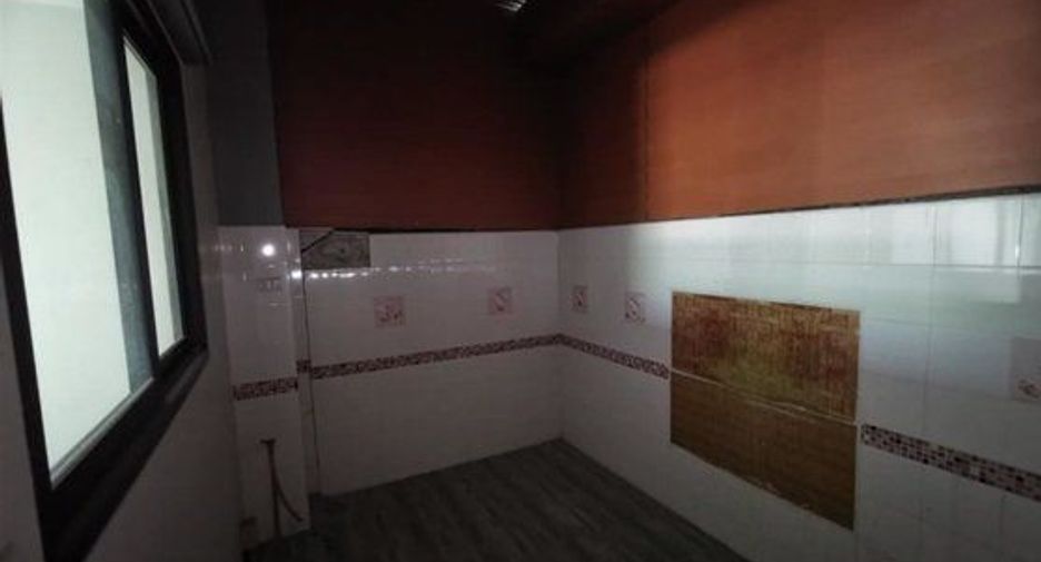 For sale 3 bedrooms townhouse in Nong Khaem, Bangkok