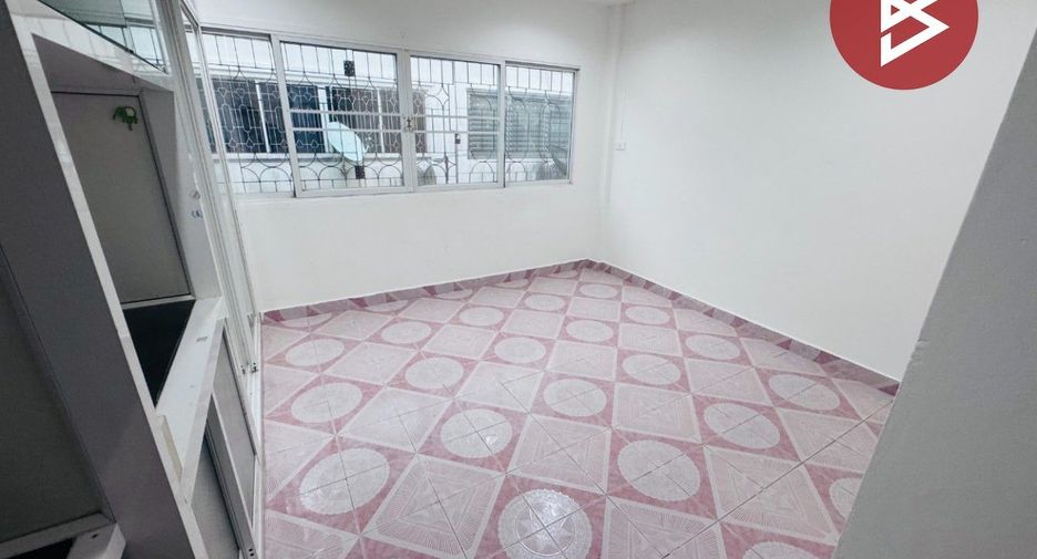 À vendre 3 chambres maison de ville à Bang Khen, Bangkok
