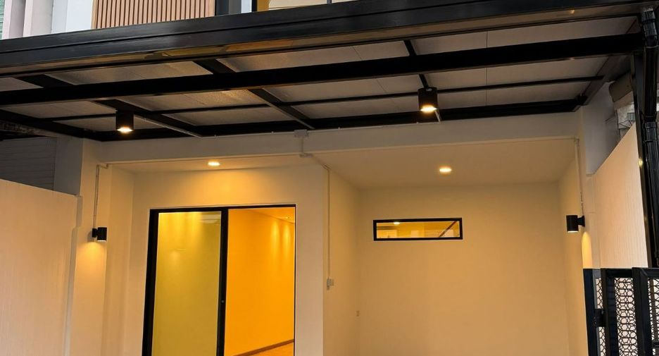 Reihenhaus zum Kauf mit 3 Zimmer in Bang Phli, Samut Prakan