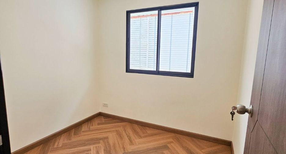 Reihenhaus zum Kauf mit 3 Zimmer in Bang Phli, Samut Prakan