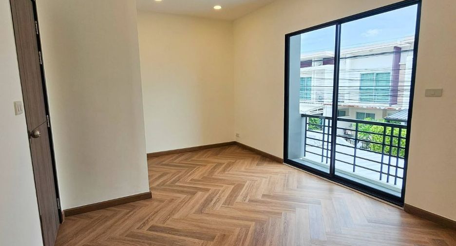 Reihenhaus zum Kauf mit 3 Zimmer in Bang Phli, Samut Prakan