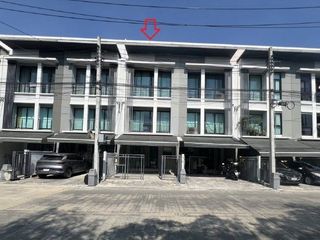 Продажа 3 спальни таунхаус в Лак Си, Бангкок