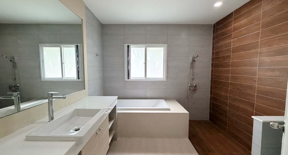 出租 3 卧室 独立屋 在 Bang Lamung, Chon Buri