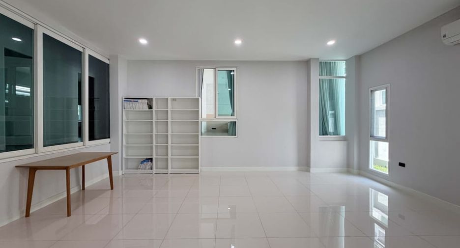 出租 3 卧室 独立屋 在 Bang Lamung, Chon Buri