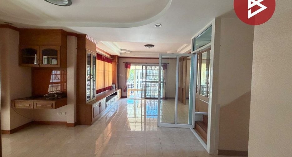 Casa en venta de 3 habitaciones en Si Racha, Chonburi