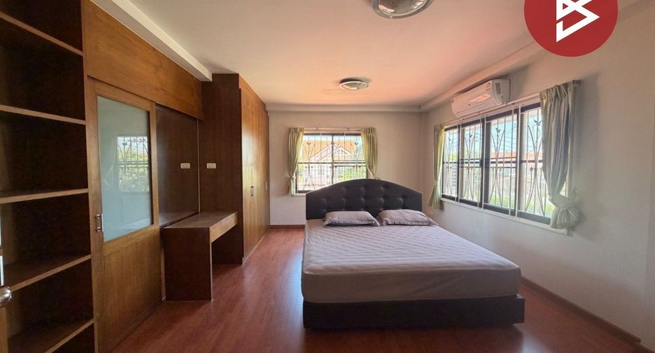 Casa en venta de 3 habitaciones en Si Racha, Chonburi