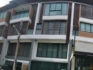 For sale 3 bedrooms townhouse in Bang Khun Thian, Bangkok