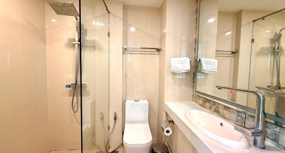 For sale 1 bed condo in Bang Lamung, Chonburi