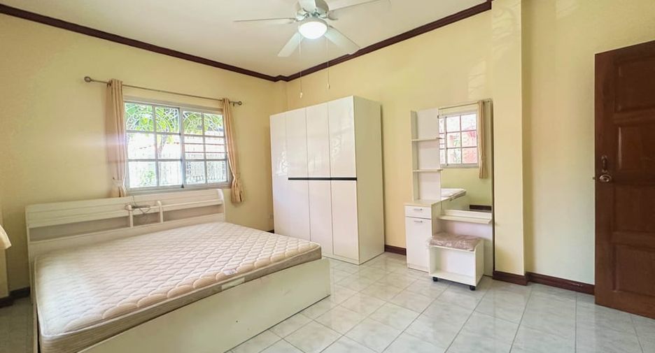 Casa en alquiler y en venta de 3 habitaciones en Bang Lamung, Chonburi
