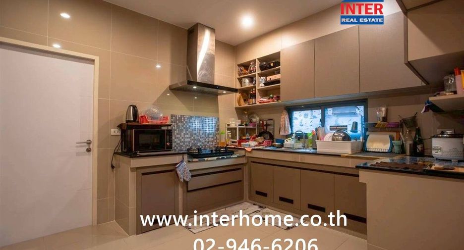 For sale 4 bedrooms house in Pak Kret, Nonthaburi