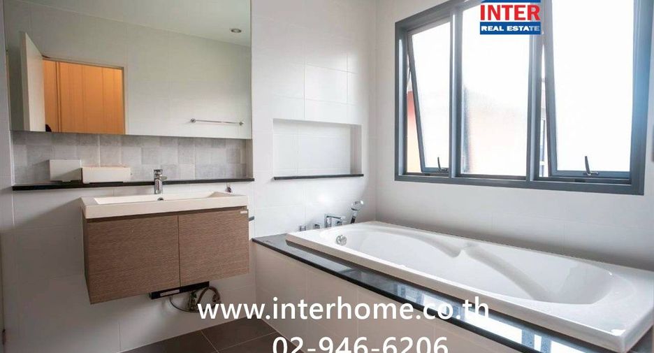 For sale 4 bedrooms house in Pak Kret, Nonthaburi