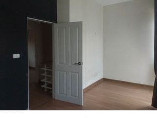 Продажа 3 спальни таунхаус в Чом Тхонг, Бангкок