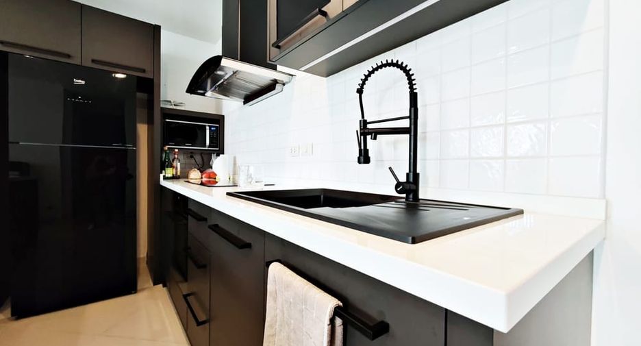 For sale 2 ベッドルーム condo in Bang Lamung, Chonburi