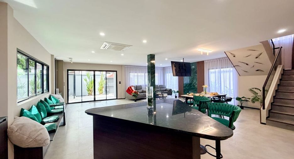 For sale 5 bedrooms villa in Bang Lamung, Chonburi