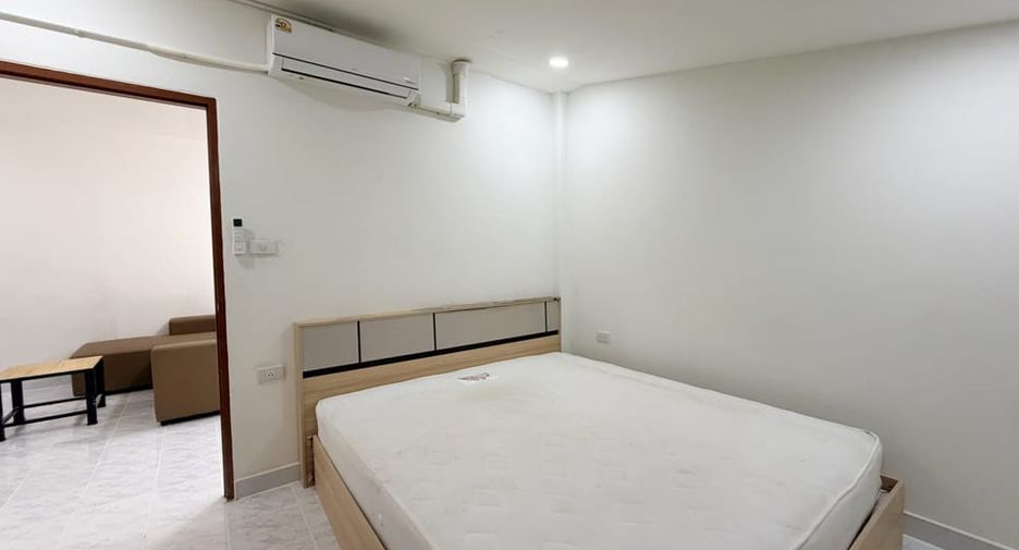 À louer 5 chambres maison à Bang Lamung, Chonburi