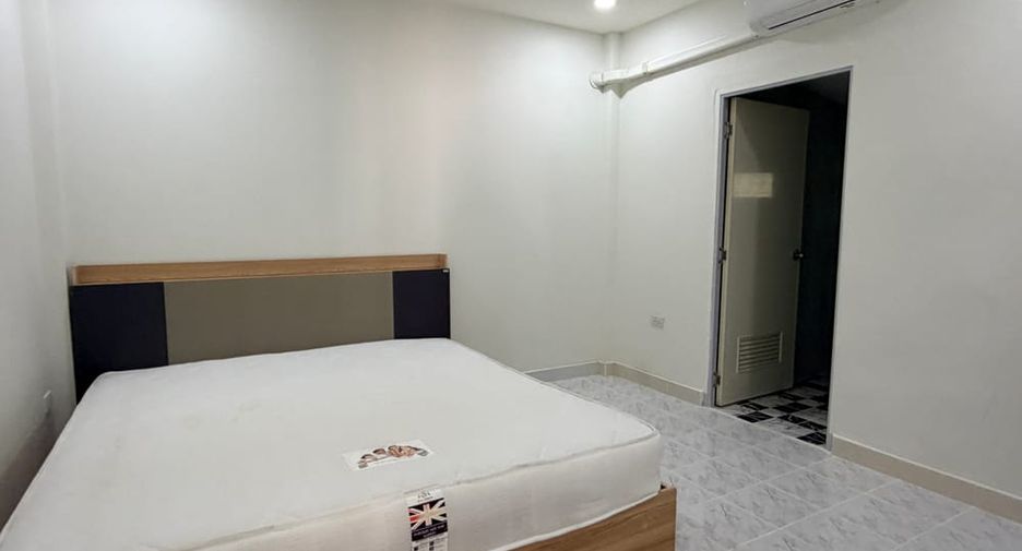 À louer 5 chambres maison à Bang Lamung, Chonburi