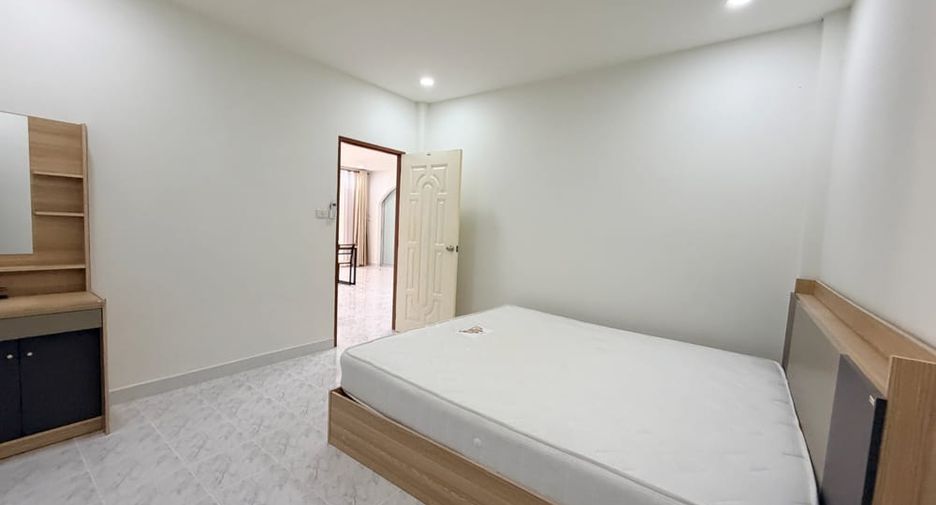 À louer 5 chambres maison à Bang Lamung, Chonburi