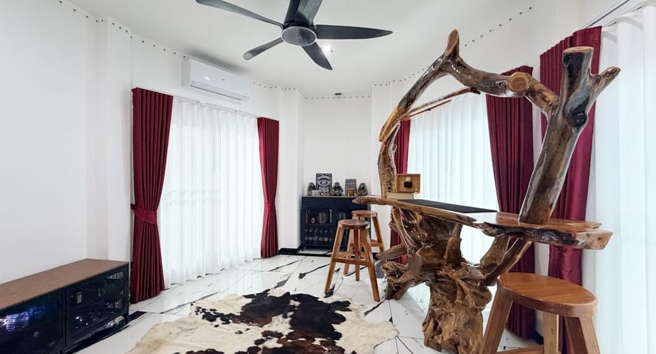 À vendre 3 chambres villa à Bang Lamung, Chonburi