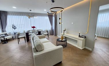 À vendre 2 chambres condo à Huai Khwang, Bangkok