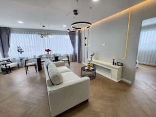 For sale 2 bedrooms condo in Huai Khwang, Bangkok
