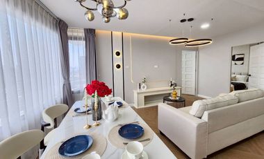 À vendre 2 chambres condo à Huai Khwang, Bangkok