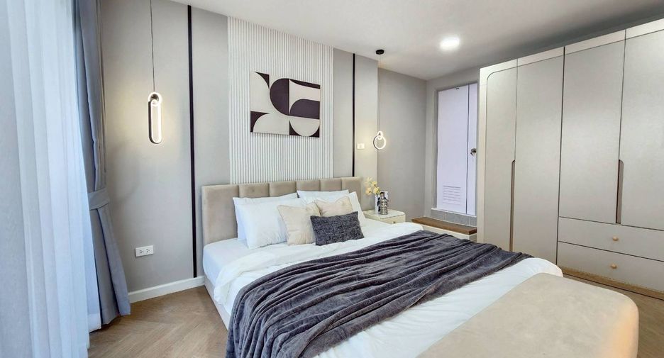 For sale 2 bedrooms condo in Huai Khwang, Bangkok