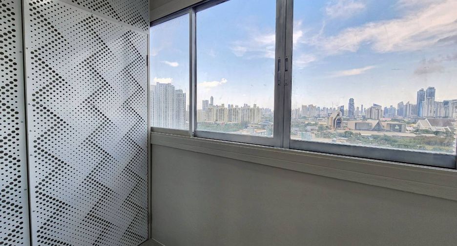 For sale 2 bedrooms condo in Huai Khwang, Bangkok