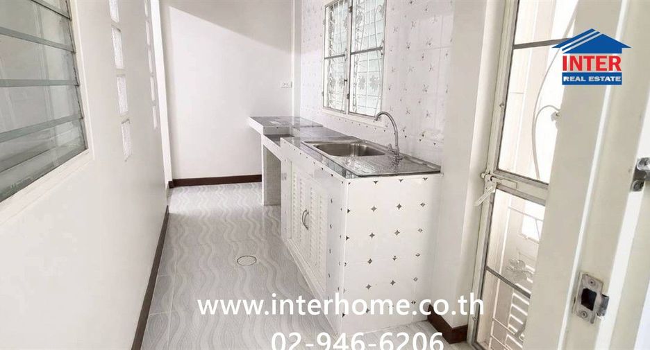 Продажа 2 спальни таунхаус в Lat Lum Kaeo, Патумтани