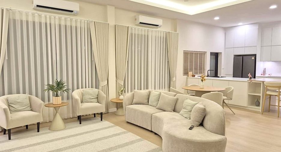 For sale 3 bedrooms villa in Bang Lamung, Chonburi