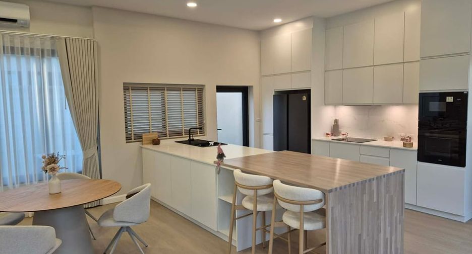 For sale 3 bedrooms villa in Bang Lamung, Chonburi