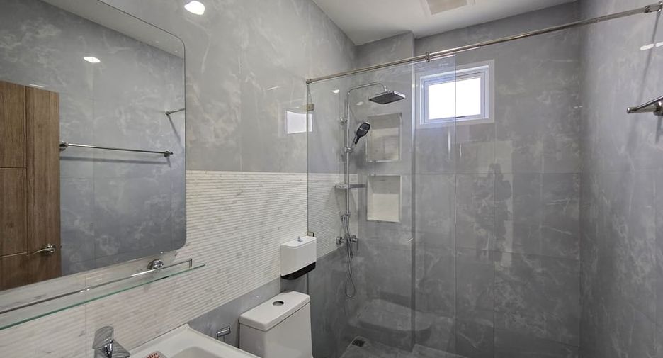 Продажа 3 спальни вилла в Банг Ламунг, Чонбури