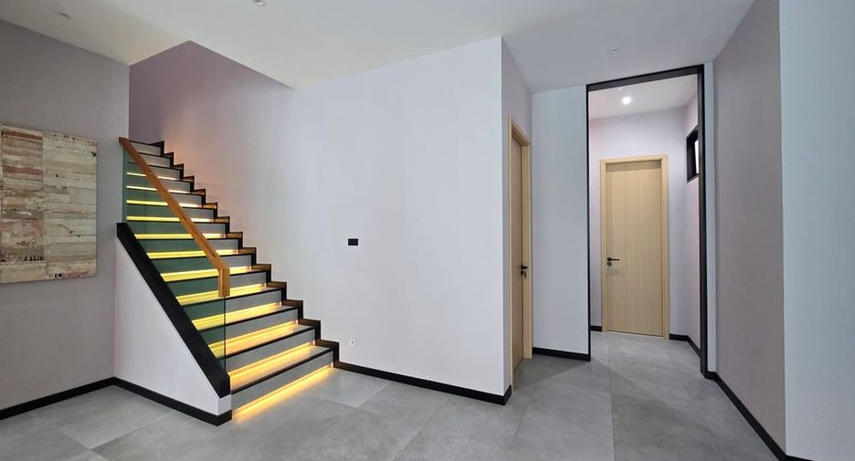 For sale 5 bedrooms villa in Jomtien, Pattaya