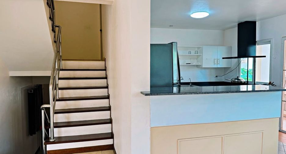 Haus zum Kauf mit 4 Zimmer in Bang Lamung, Chonburi