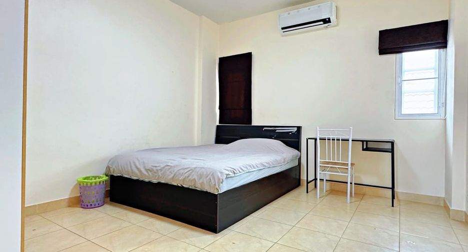 Haus zum Kauf mit 4 Zimmer in Bang Lamung, Chonburi