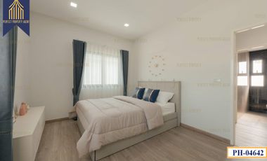 For sale 4 bedrooms house in Bang Sao Thong, Samut Prakan