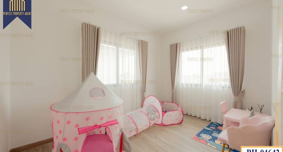 For sale 4 bedrooms house in Bang Sao Thong, Samut Prakan