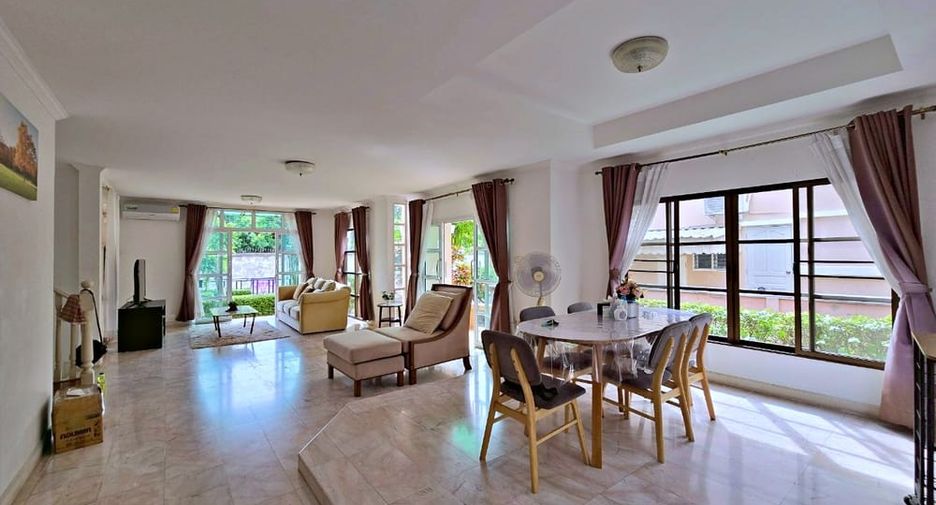 À louer 3 chambres maison à Bang Lamung, Chonburi