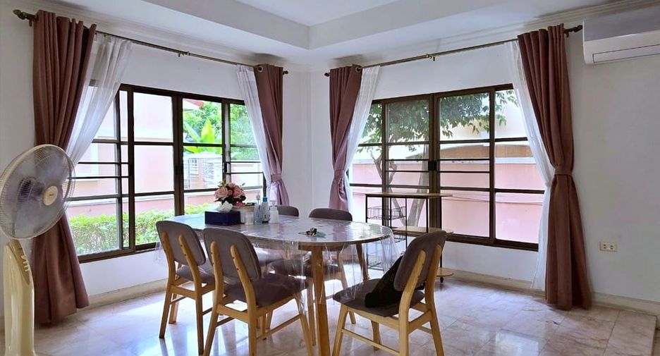 À louer 3 chambres maison à Bang Lamung, Chonburi