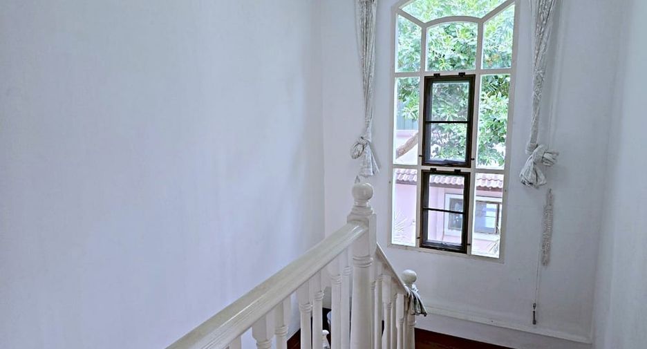 À louer 3 chambres maison à Bang Lamung, Chonburi