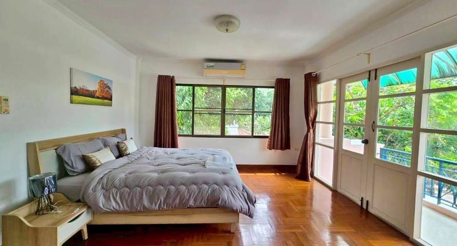 À louer 3 chambres maison à Bang Lamung, Chonburi