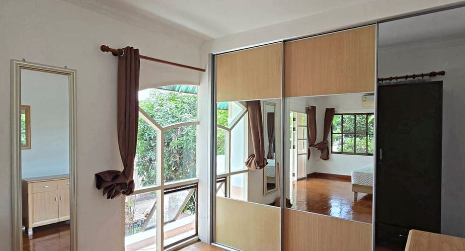 À louer 3 chambres maison à Bang Lamung, Chonburi