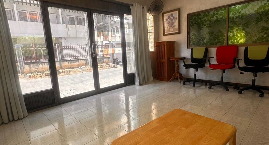 Oficina en alquiler de 1 habitaciones en Mueang Chiang Mai, Chiang Mai