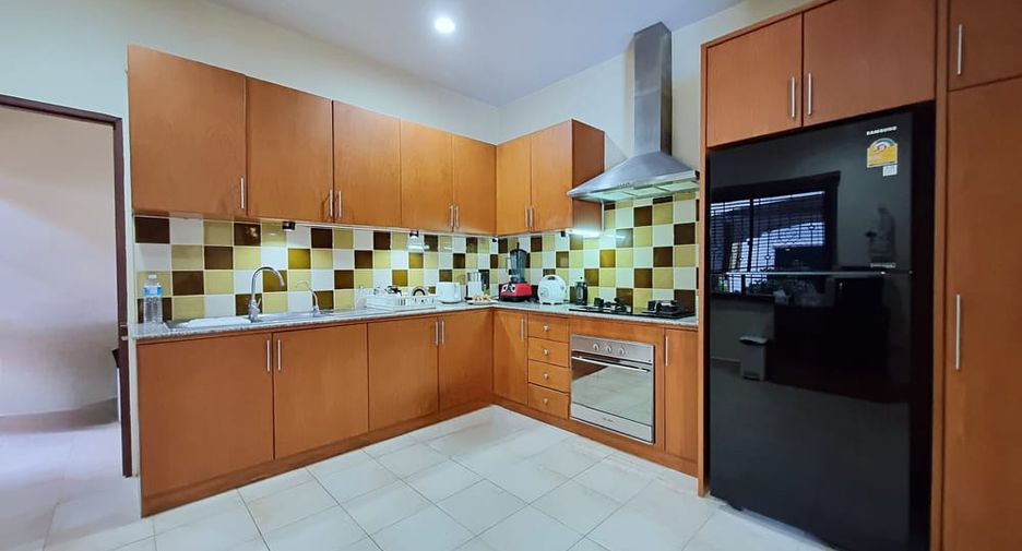 À vendre 4 chambres villa à Bang Lamung, Chonburi