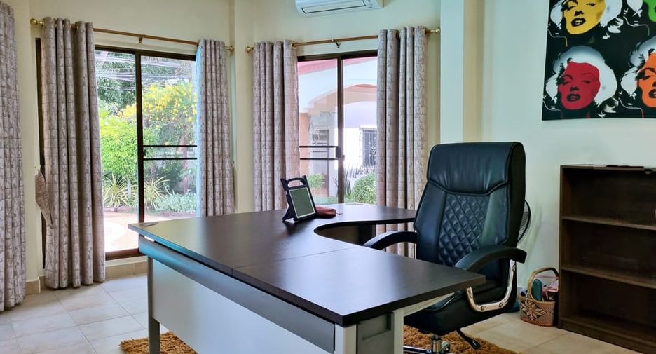À vendre 4 chambres villa à Bang Lamung, Chonburi
